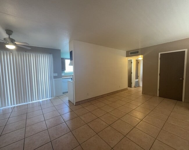 Building Photo - Available now! 2 Bedroom Condo!!!