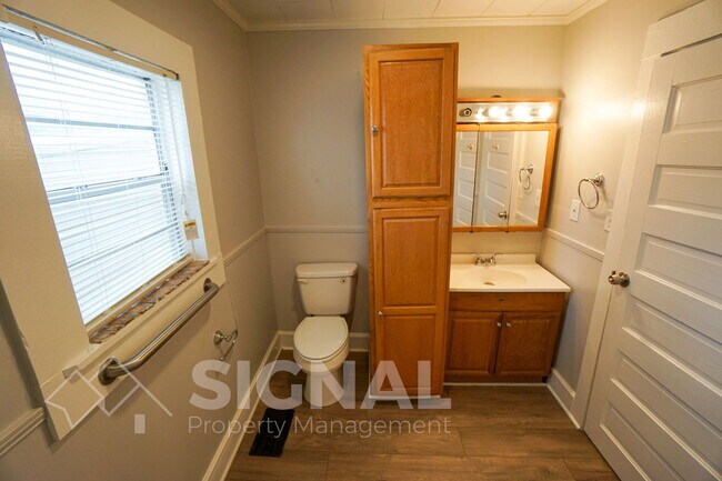 Building Photo - 217 1st Ave SE