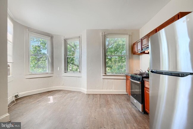 Building Photo - 2300 N Fulton Ave