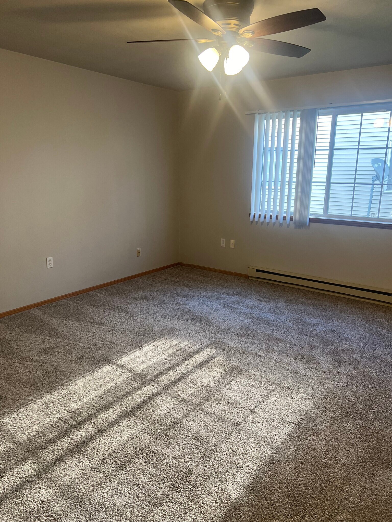 Building Photo - 3216 Midvale Dr