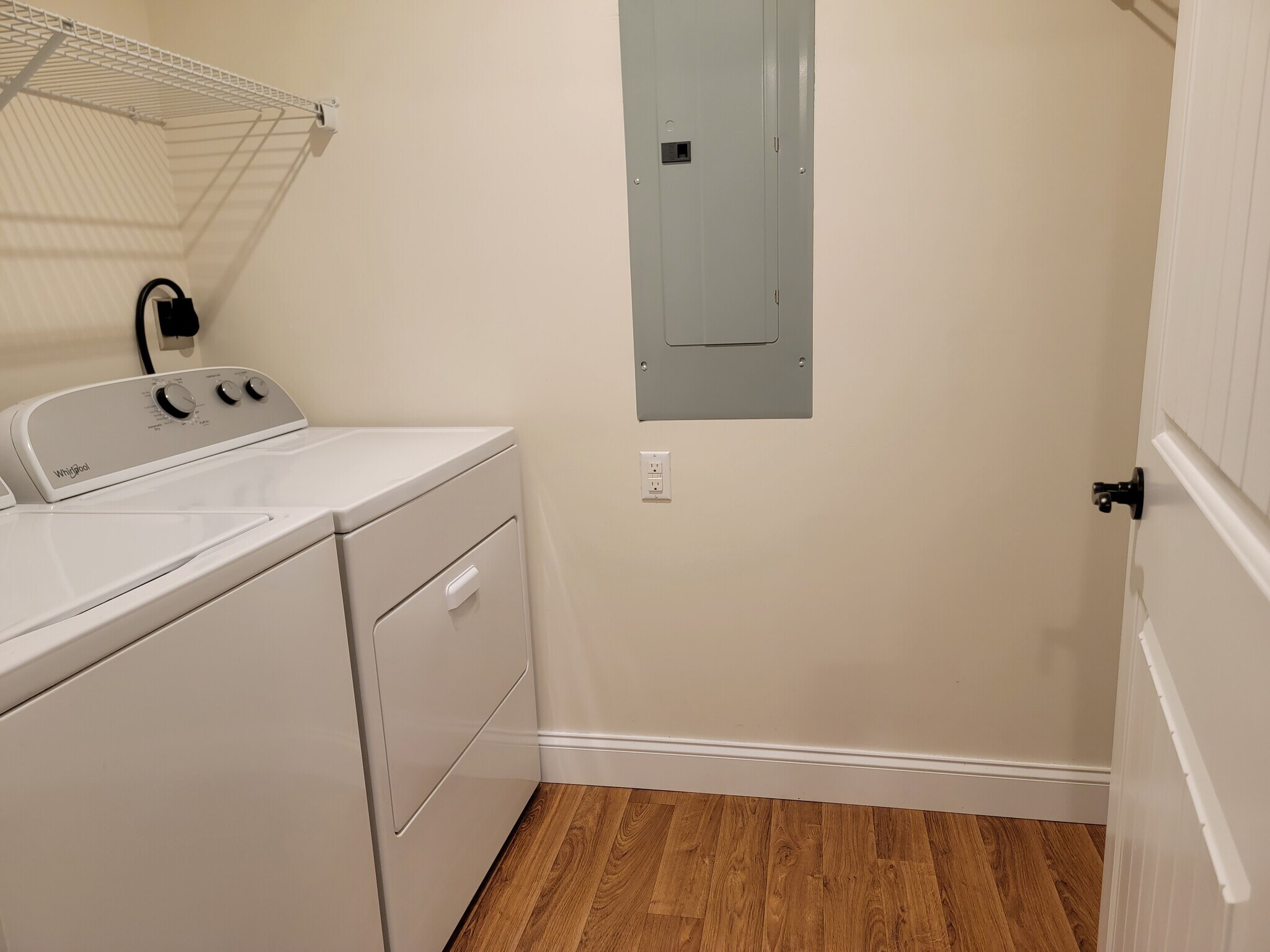 Building Photo - 143 Cedarwood Dr