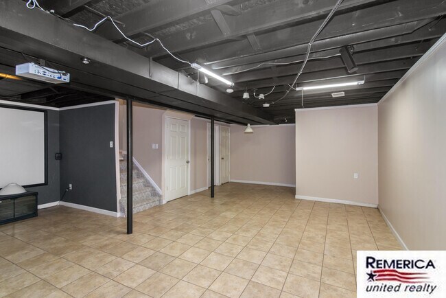 Building Photo - 45189 Horseshoe Dr