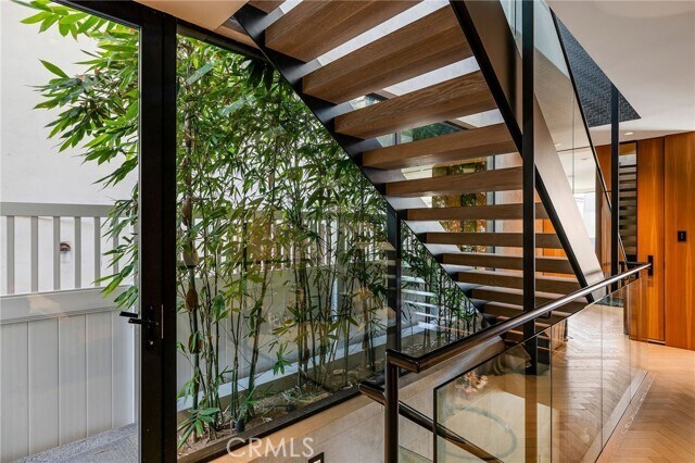 Building Photo - 121 25th St