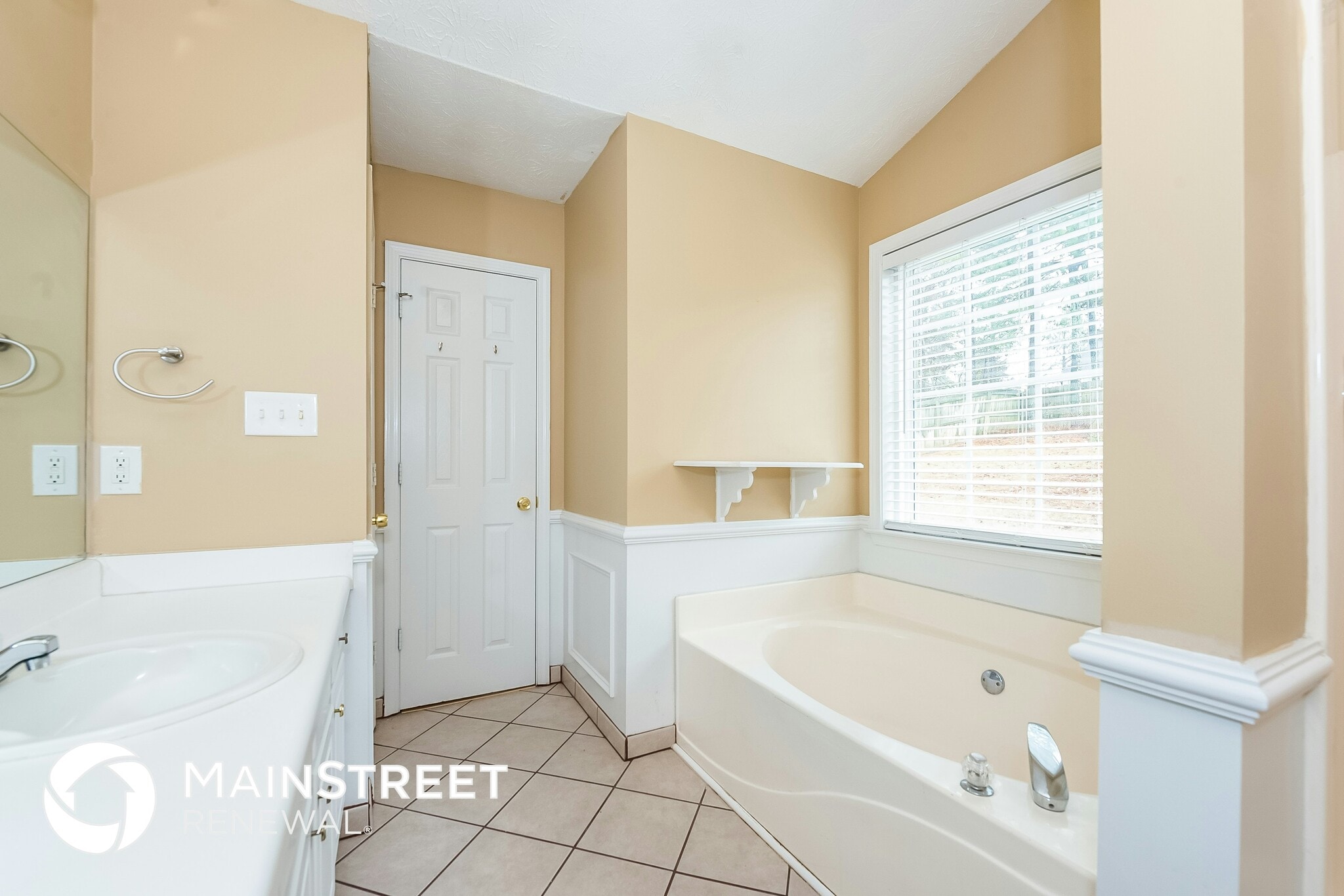 Building Photo - 11219 Knotty Pine Pl