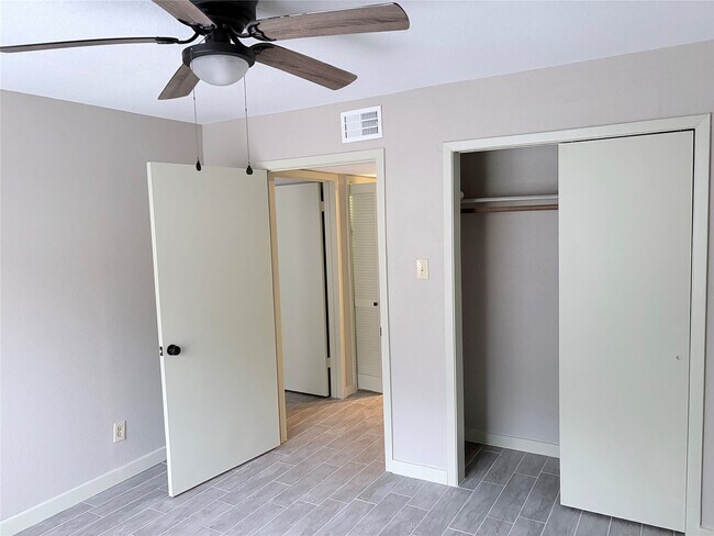 Building Photo - 14515 Wunderlich Dr