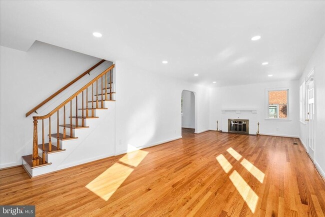 Building Photo - 117 W 14th St
