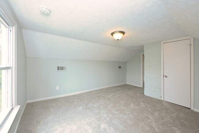 Building Photo - Renovated East Nashville Home | 3BR + Washer/Dryer + Off-Street Parking