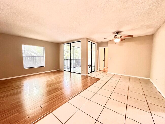 Building Photo - 4509 Carambola Cir S
