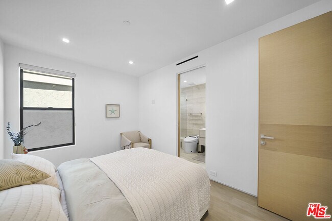 Building Photo - 1500 Ocean Dr