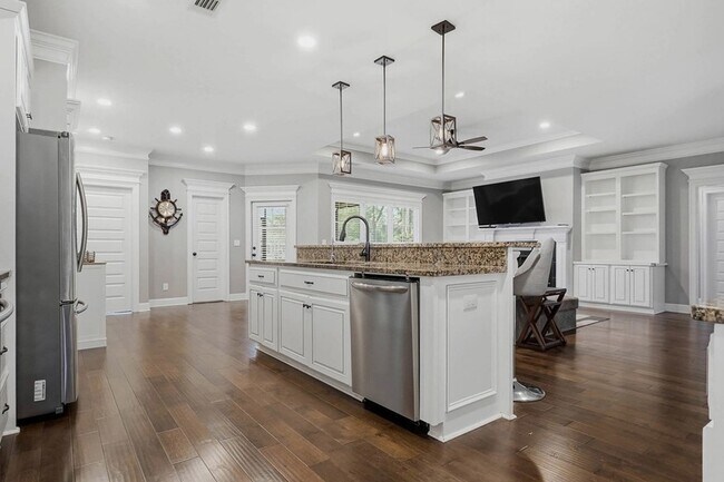 Building Photo - 128 Thistledown Dr