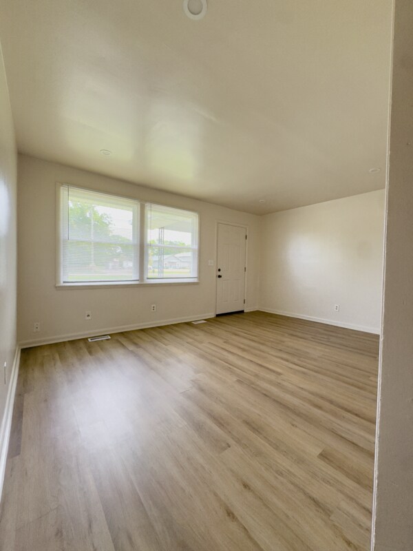 Building Photo - 106 Cheerful Pl