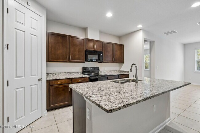 Building Photo - 3061 Alpin Dr