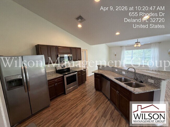 Building Photo - 655 Rhodes Dr