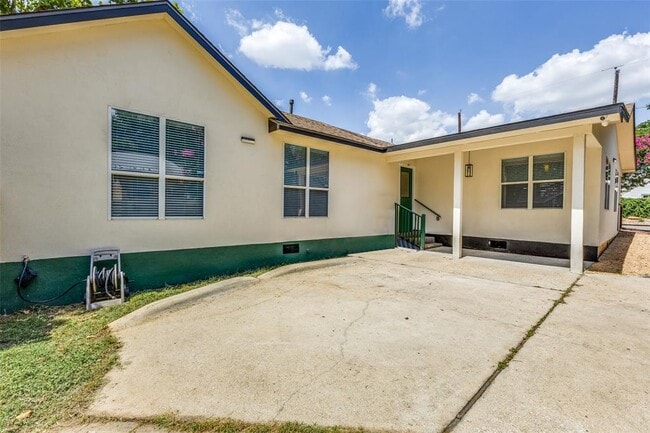 Building Photo - 1802 Harvey St