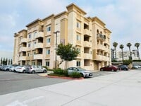 Building Photo - 2303 E 8th St