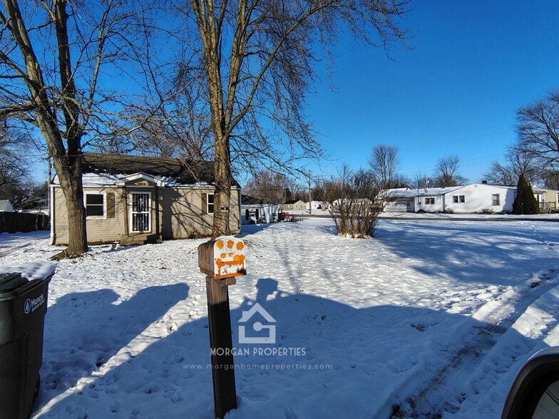 Primary Photo - 2216 E Cornell Ave