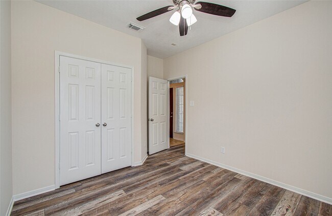 Building Photo - 226 Elana Ln