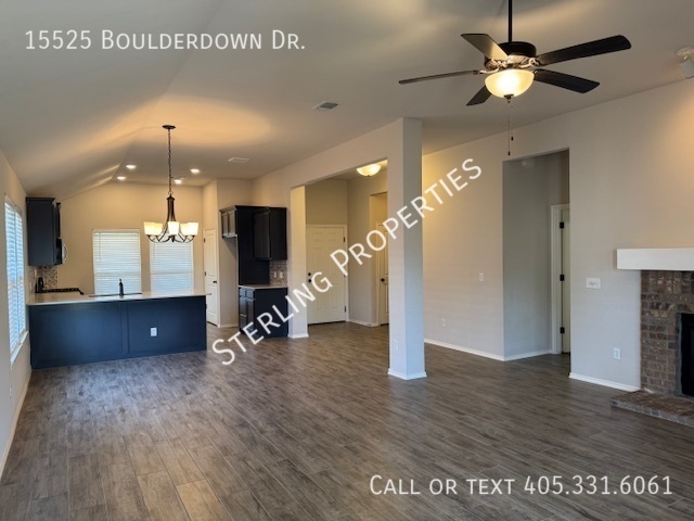 Building Photo - 15525 Boulderdown Dr