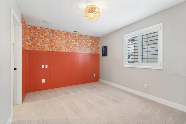 Building Photo - Upscale Home Available in Herriman