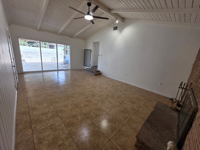 Building Photo - 6305 Almond Dr