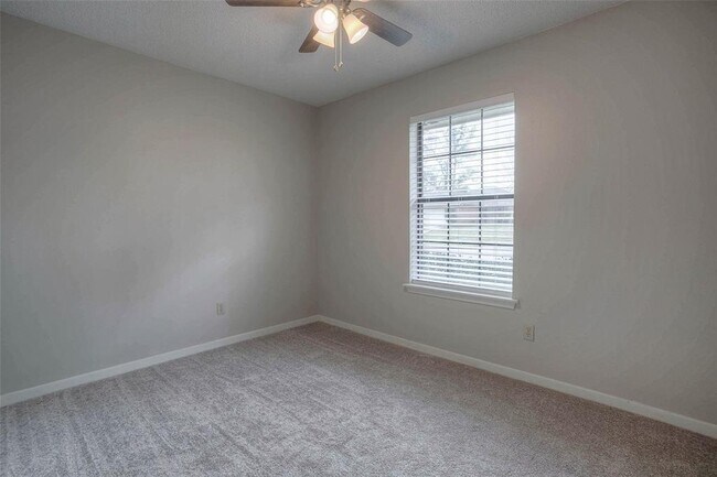 Building Photo - 3011 Sand Dr