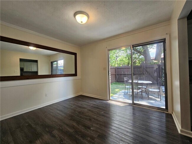 Building Photo - 1192 Ashborough Dr