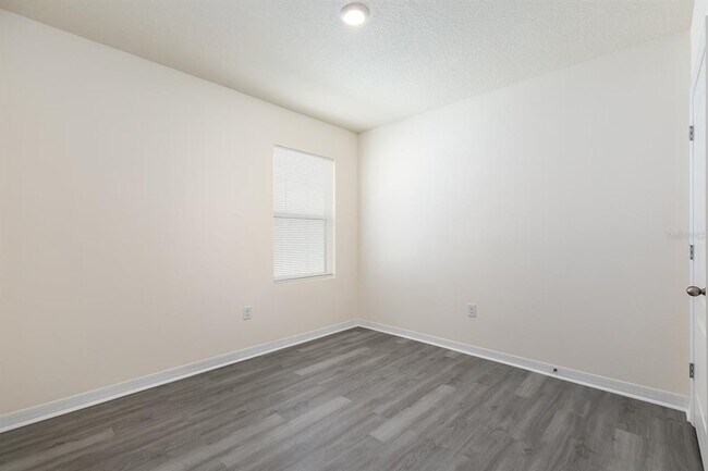 Building Photo - 3330 Eastgrove Ter