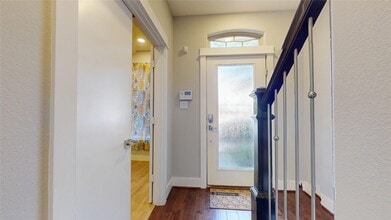 Building Photo - 711 Schwartz St