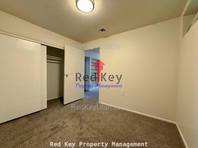 Building Photo - 7th St Duplex