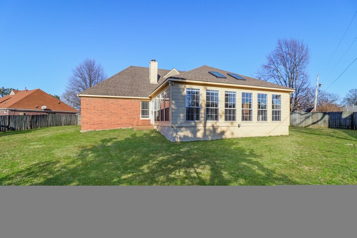 Building Photo - 7353 Kevinridge Cove W