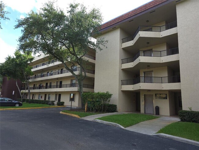 Building Photo - 10451 W Broward Blvd