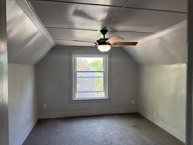 Building Photo - 2564 N 15th St