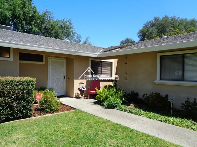 Building Photo - Wonderful Orangevale 3bd/2ba Home with Spa...