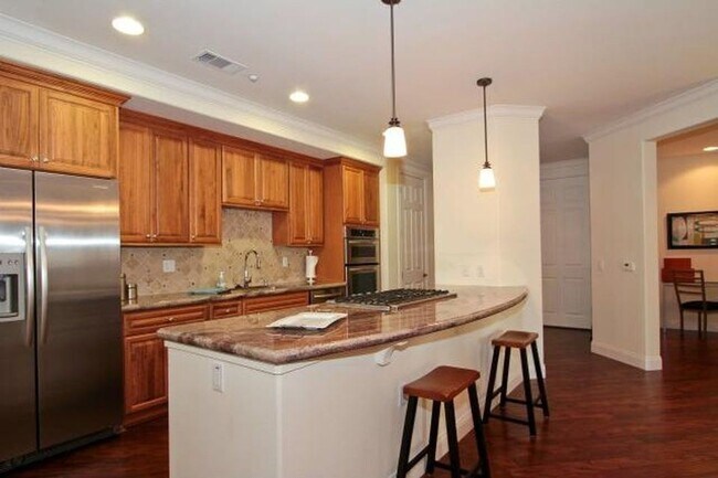 Building Photo - Condo in Willow Glen Place