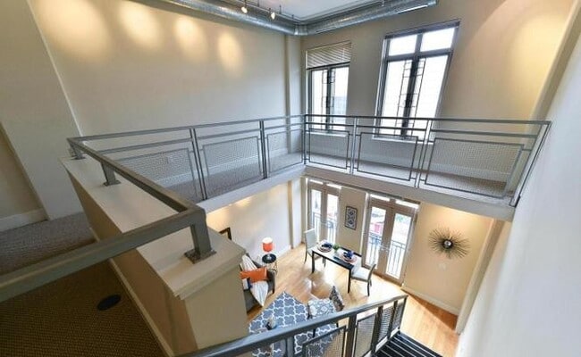 Building Photo - 1390 Kenyon St NW