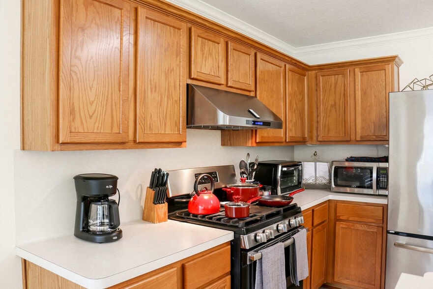 Building Photo - 5603 Tiger Lilly Way