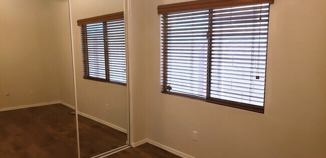 Building Photo - Stunning Laveen Village home with built-in...