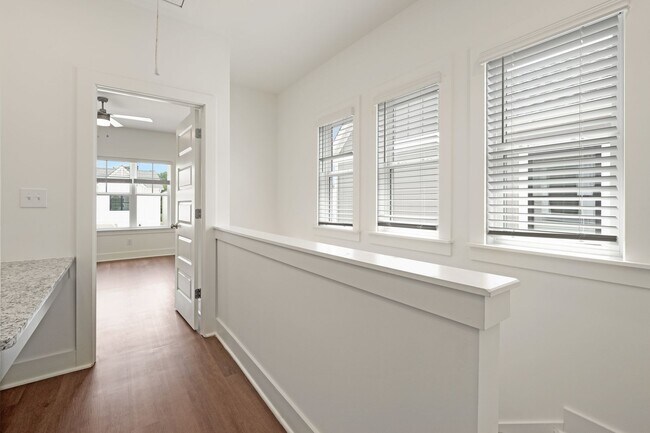 Building Photo - Elevated Rental Home with Community Amenities