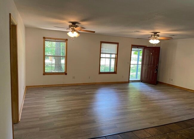 Building Photo - 4110 Derrick St