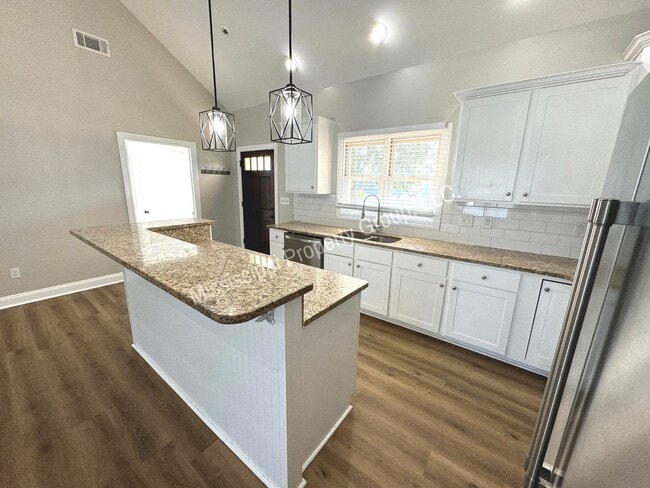 Building Photo - 4BD/4.5BA FOR RENT
