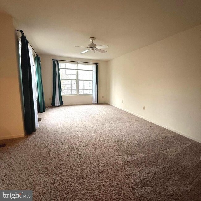 Building Photo - 13120 Misty Glen Ln