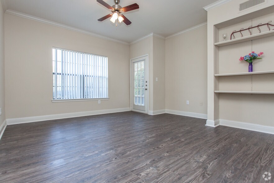 Lakeshore Villas 19800 Atascocita Shores Dr Humble TX 77346