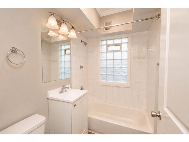 Building Photo - 3754 Dupont Ave N