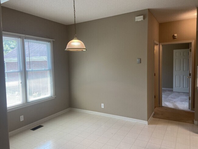 Building Photo - 4237 Trenton Rd