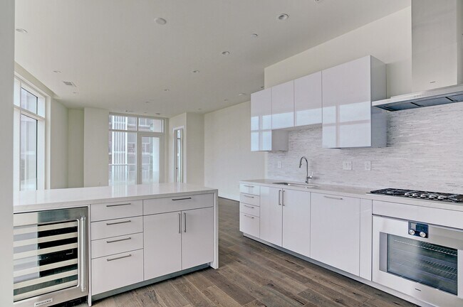 Building Photo - 4521 San Felipe St