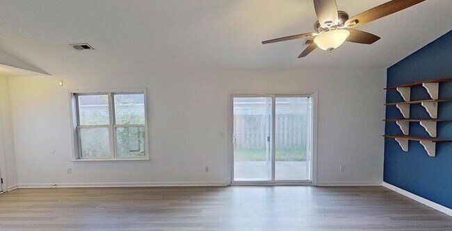 Building Photo - 1113 Loman Ln