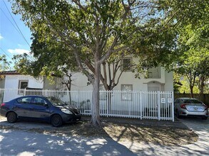 Building Photo - 3810 SW 29th St