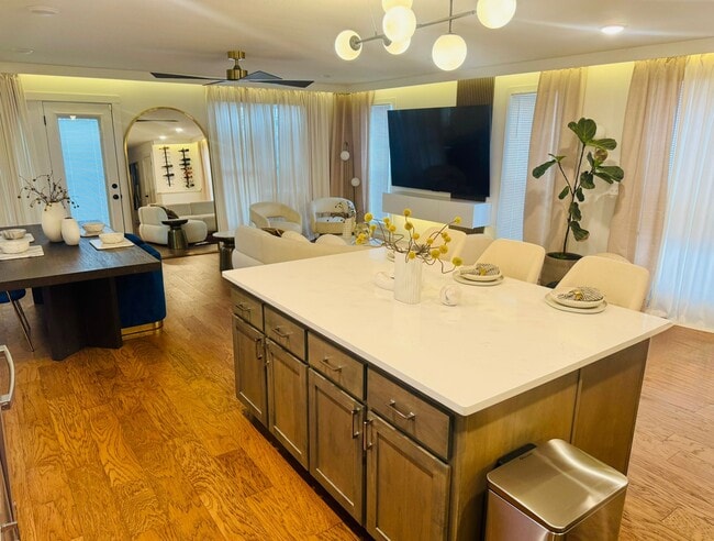 Building Photo - 218 High St