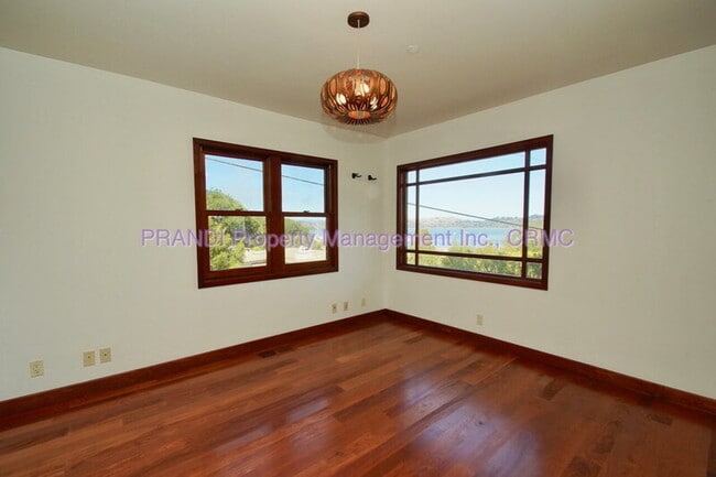 Building Photo - 63 Glen Dr