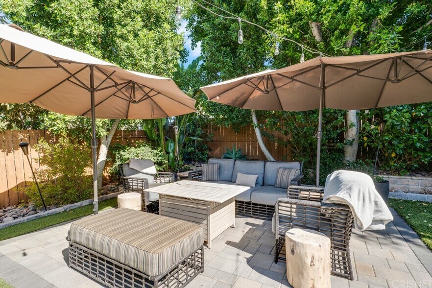 Building Photo - 18241 Arminta St